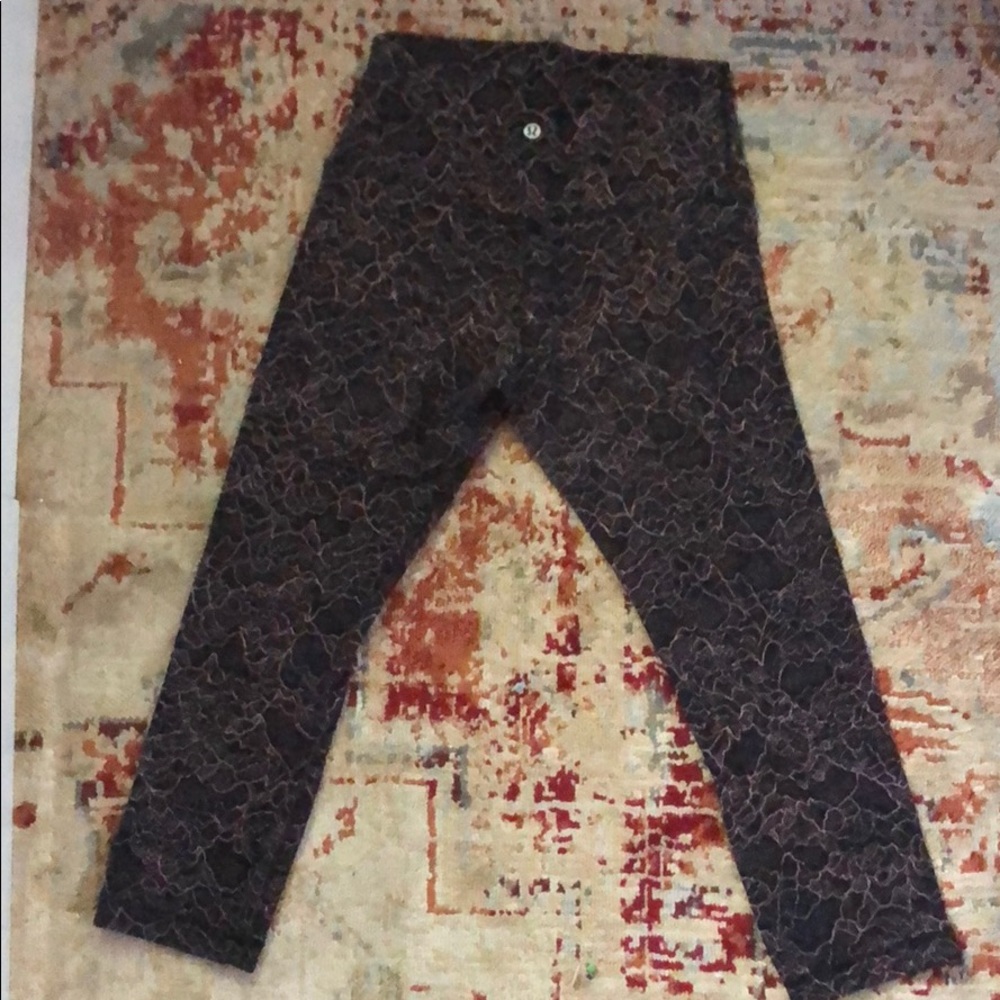 Lululemon leggings rose pink and black